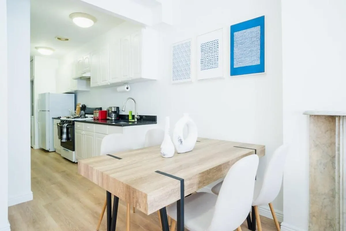 ניו יורק 1435-4 I 3 Bedrooms 2 Bath Prime Upper East דירה